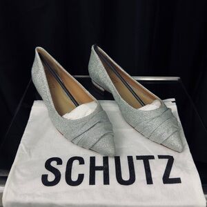 Schultz Silver Glitter Sparkle Pointed Toe Flats Woman’s US 7B     New i…
